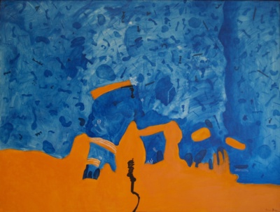 Camp blau de taques i signes sobre una franja taronja que retalla siluetes d'edificis; a l'esquerra, una figura blava amb ratlles taronges de cap per avall, i un cordill negre que penja al centre.